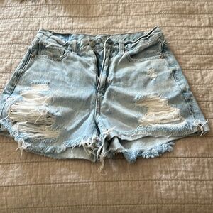 Light washed high waist denim shorts